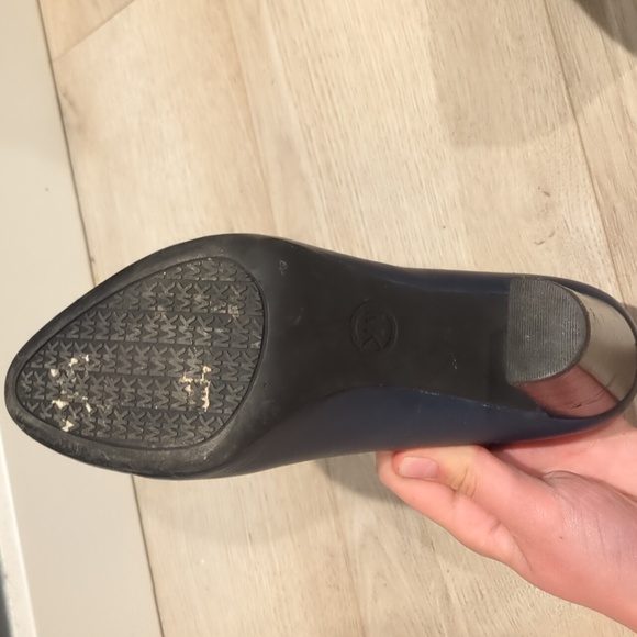 Michael kors navy block heels - Picture 7 of 7